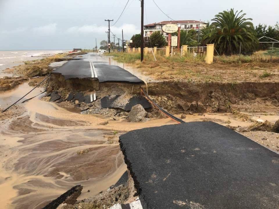 Ο δρόμος Επανομής – Ν.Μηχανιώνας κόπηκε στα δύο – ΦΩΤΟ