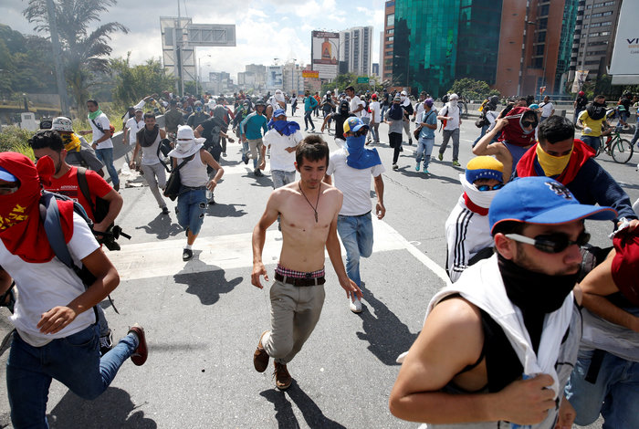 Επεισοδιακές διαδηλώσεις κατά της κυβέρνησης στη Βενεζουέλα – ΦΩΤΟ – ΒΙΝΤΕΟ