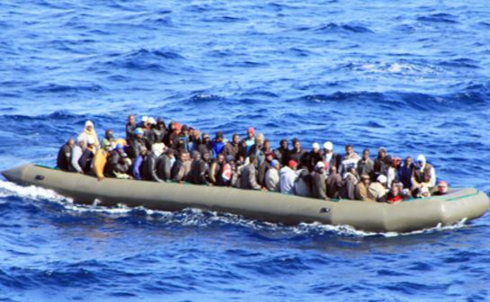 Σκάφος του Λιμενικού εντόπισε φουσκωτό με 53 πρόσφυγες στη Χίο