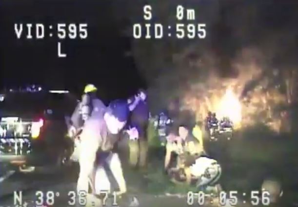 ΗΠΑ: Δραματική διάσωση γυναίκας και δύο παιδιών από φλεγόμενο αυτοκίνητο – ΒΙΝΤΕΟ