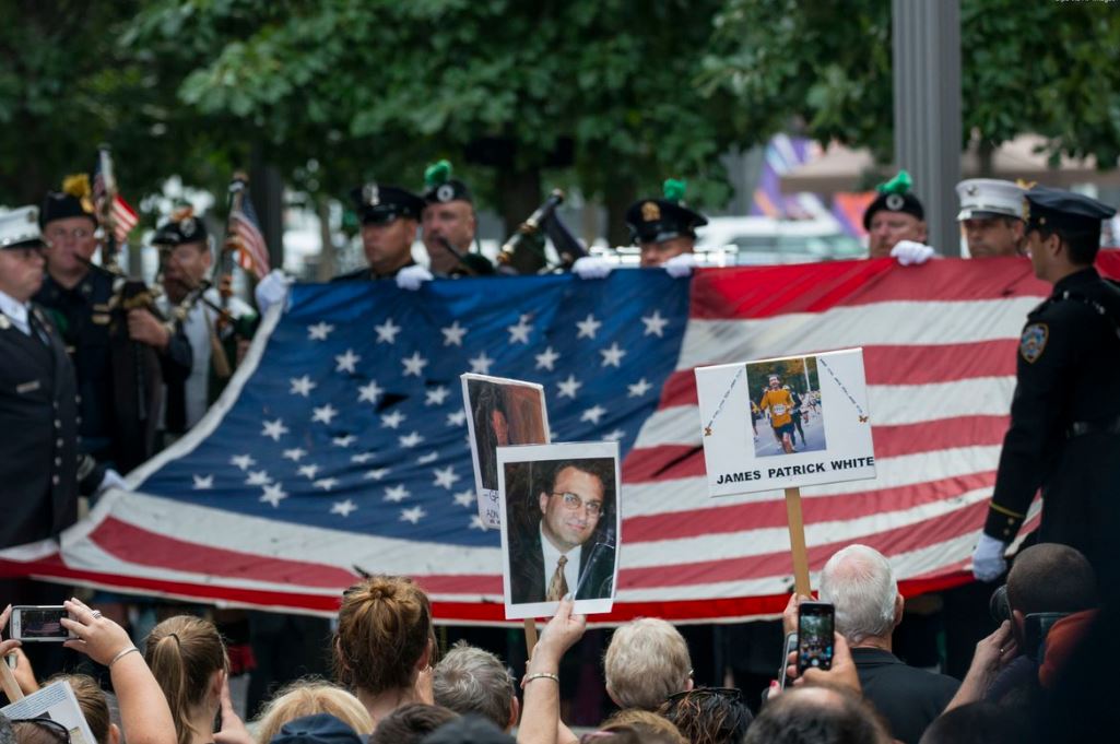 Οι οικογένειες των θυμάτων της 11/9 απέτισαν φόρο τιμής στους αδικοχαμένους συγγενείς τους