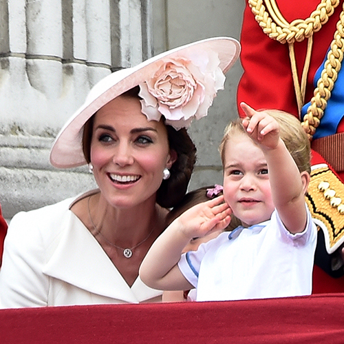 Σάλος με δημοσιεύματα που κατηγορούν την Κέιτ Μίντλεντον ότι μεγαλώνει έναν “τύραννο”