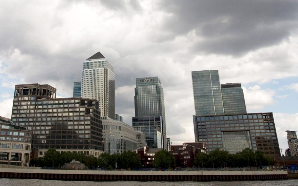 Brexit – Μεγάλες εταιρείες εξετάζουν την πιθανότητα μεταφοράς έδρας ή δραστηριότητας εκτός Βρετανίας