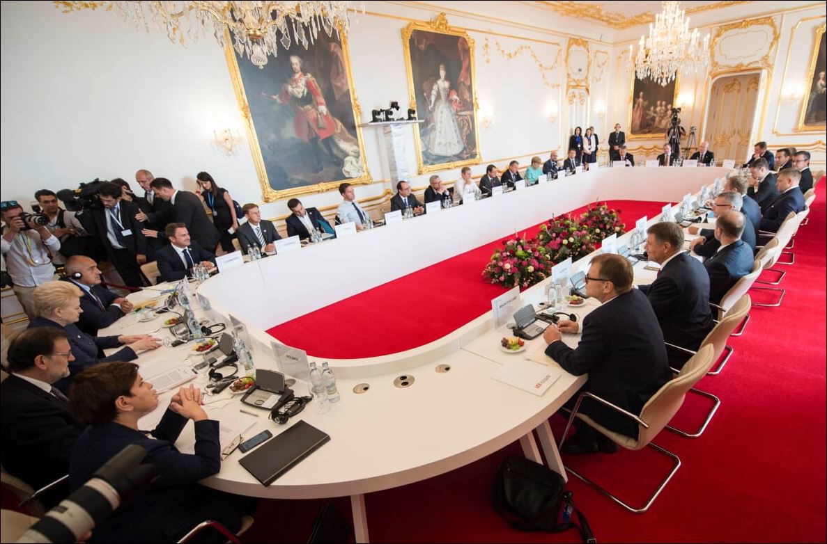 Καρέ – καρέ από την άτυπη Σύνοδο Κορυφής στη Μπρατισλάβα – ΦΩΤΟ