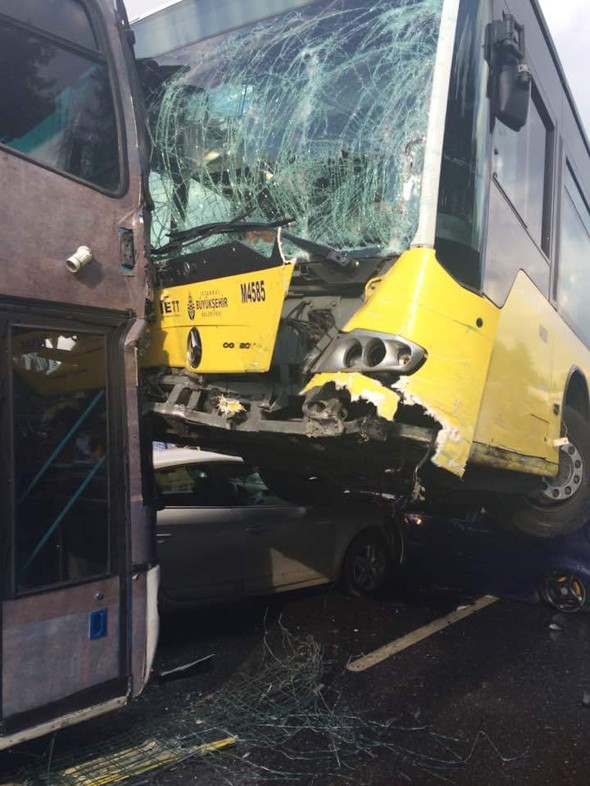 Καρέ καρέ ο καβγάς που προκάλεσε το τροχαίο στην Κωνσταντινούπολη – ΒΙΝΤΕΟ