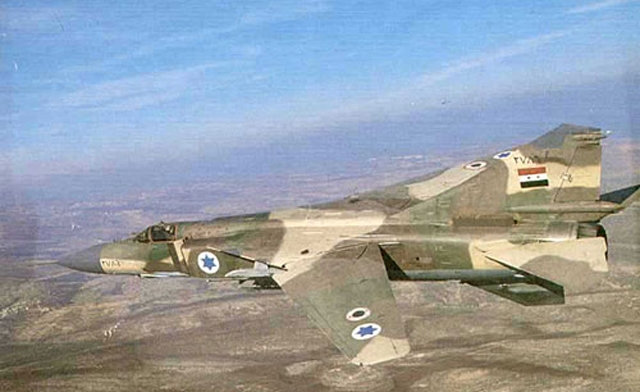 Οι τζιχαντιστές κατέρριψαν αεροσκάφος της συριακής πολεμικής αεροπορίας – Νεκρός ο πιλότος