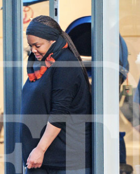 Με φουσκωμένη κοιλίτσα η Τζάνετ Τζάκσον – ΒΙΝΤΕΟ