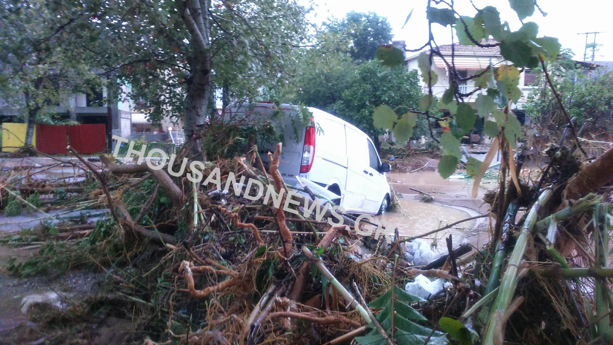 Εικόνες βιβλικής καταστροφής – Μία αγνοούμενη στη Θεσσαλονίκη – ΦΩΤΟ – ΒΙΝΤΕΟ