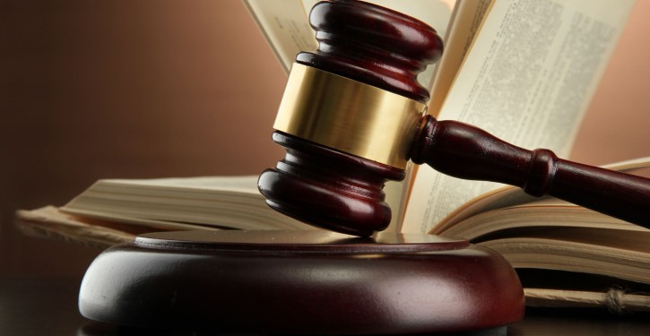 Κάθειρξη 15 ετών σε καθαρίστρια με πλαστό απολυτήριο… δημοτικού