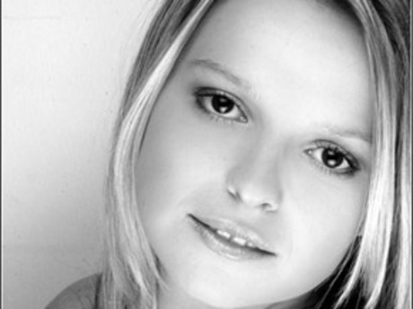 Η Καλογιάννη «χτυπά» με «Μικρές Κυρίες» στο «Χυτήριο»