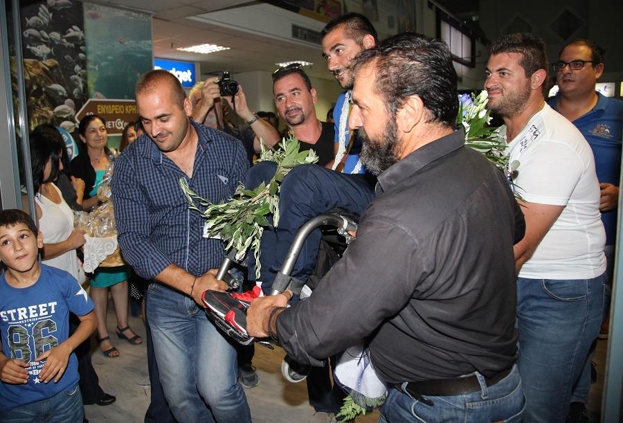 Αποθεωτική υποδοχή στον χρυσό Παραολυμπιονίκη, Μανόλη Στεφανουδάκη – ΦΩΤΟ