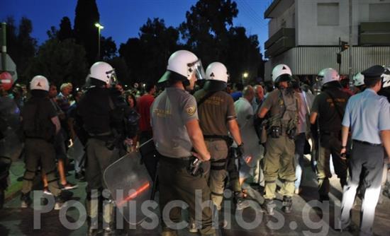 Χίος – Ένταση σε συγκέντρωση κατά των προσφύγων – ΒΙΝΤΕΟ