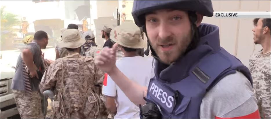 Συγκλονιστικό ΒΙΝΤΕΟ – Η στιγμή της επίθεσης από βομβιστή του ISIS σε δημοσιογράφους