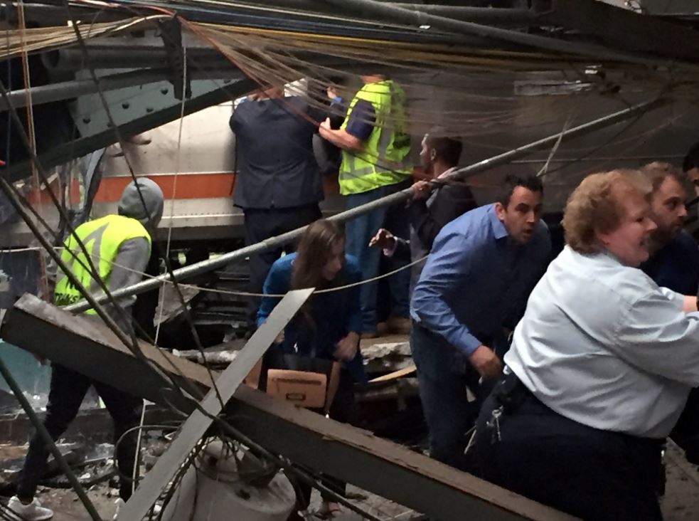 Το χρονικό του σιδηροδρομικού δυστυχήματος στο Νιου Τζέρσεϊ