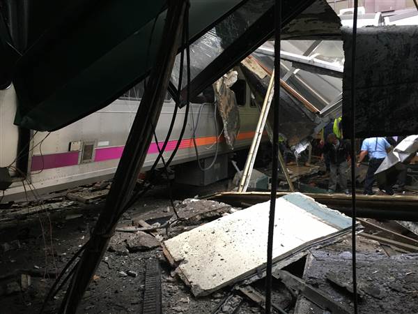 Συγκλονίζουν οι μαρτυρίες επιβατών του μοιραίου τρένου στο Νιου Τζέρσεϊ