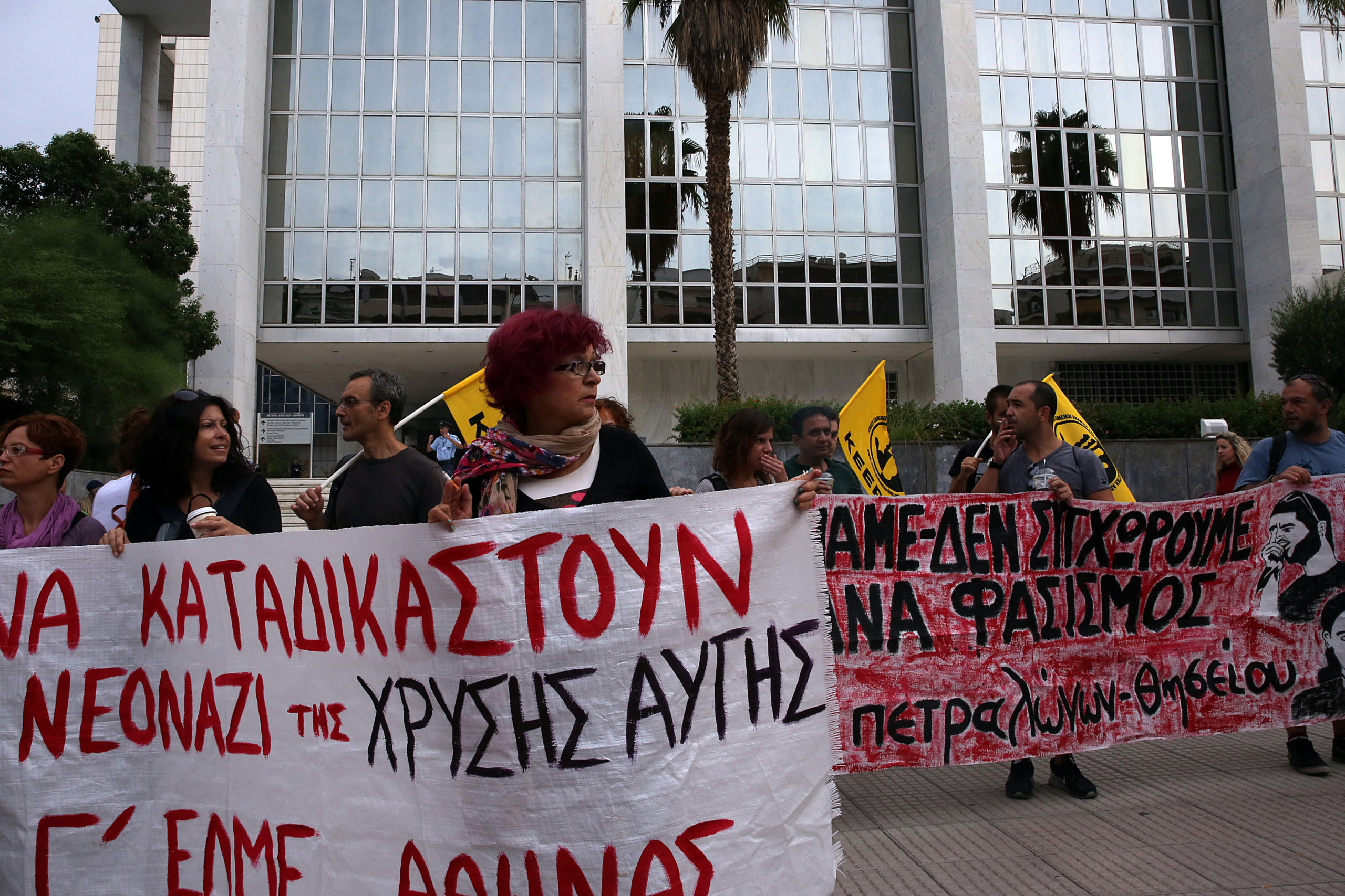 Αντιφασιστική συγκέντρωση έξω από το Εφετείο Αθηνών – ΦΩΤΟ