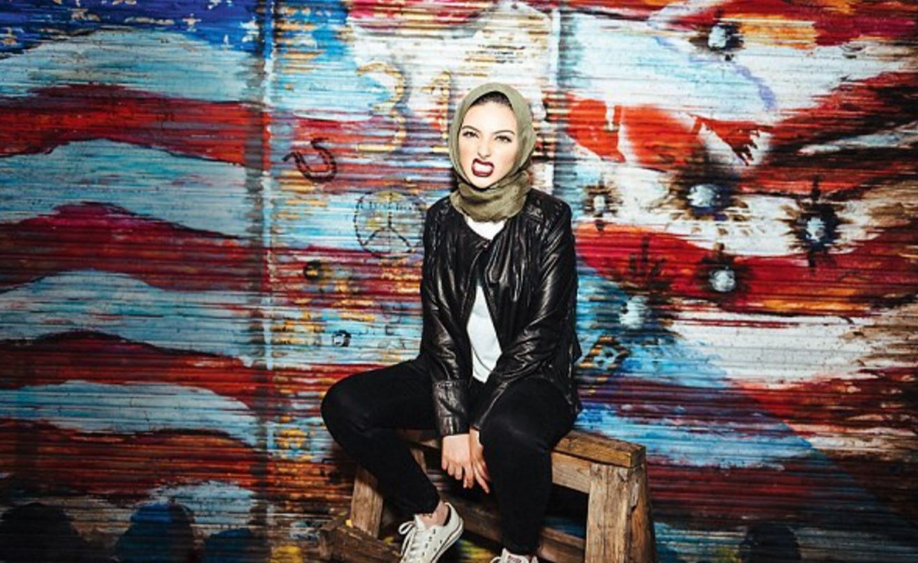 Μια μουσουλμάνα με μαντήλα στις σελίδες του περιοδικού Playboy – ΦΩΤΟ