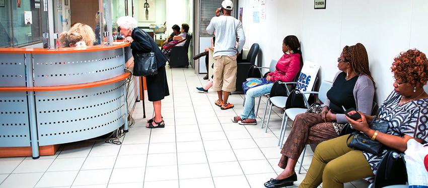 Σπεύδουν στα κοινωνικά ιατρεία ακόμα και για παυσίπονο