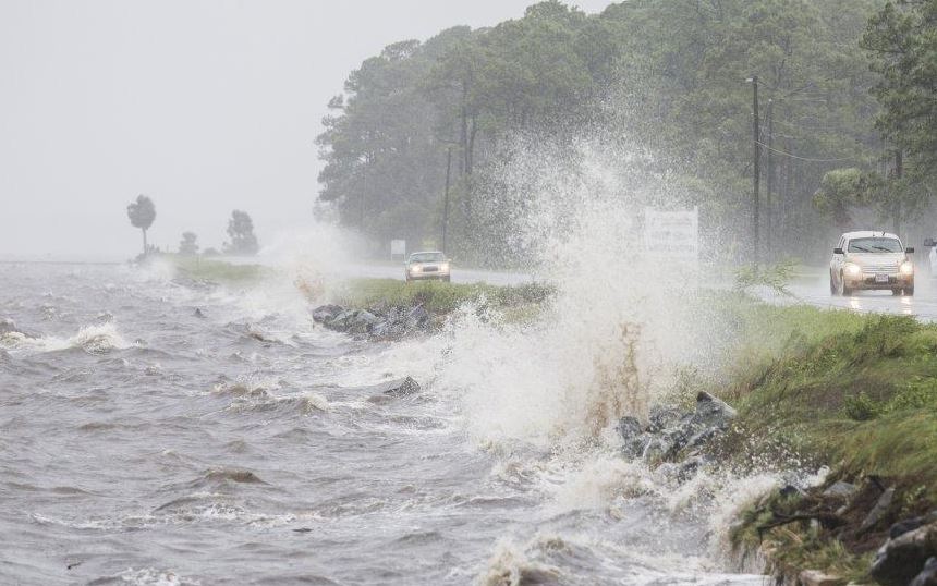 Η τροπική καταιγίδα Hermine απειλεί τις ανατολικές ακτές των ΗΠΑ