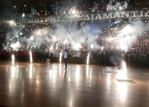 Αποθεώθηκε ο Διαμαντίδης στο ΟΑΚΑ – ΒΙΝΤΕΟ