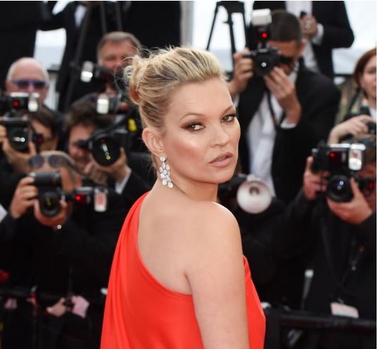 Η Κέιτ Μος ανοίγει πρακτορείο ταλέντων