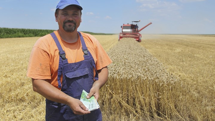 Αυξήσεις – σοκ στις εισφορές υγείας για αγρότες και νέους επαγγελματίες