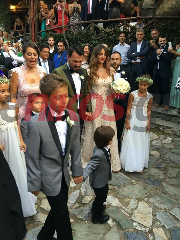 Γαμπρός ο Παπαμιμίκος και νύφη η ανιψιά του Σαββίδη – ΦΩΤΟ