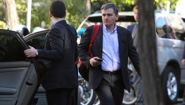 Ολοκληρώθηκε η συνάντηση Τσακαλώτου – Βελκουλέσκου