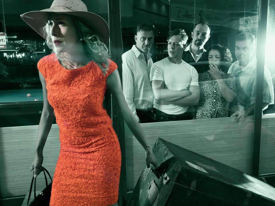 Η Κόρα έρχεται με το Λεωφορείο ο Πόθος!