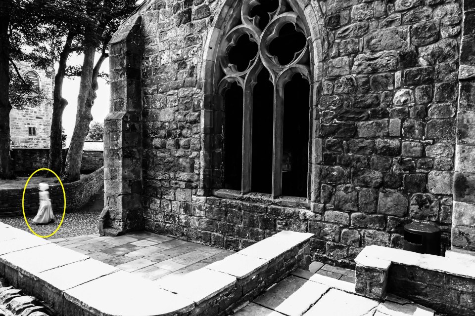 Μυστήριο με τη φιγούρα σε μεσαιωνικό κάστρο της Βρετανίας – ΦΩΤΟ