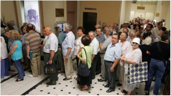 Νέος «κόφτης» σε 400.000 συνταξιούχους με αύξηση κρατήσεων