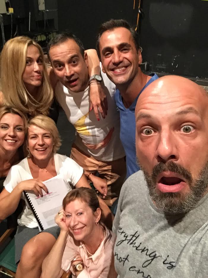 Ο Μουτσινάς και… Οι απο πάνω του στο enikos.gr