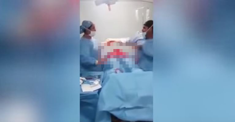 Χειρουργός και νοσοκόμα χορεύουν πάνω από ασθενή σε ανοιχτό χειρουργείο – ΒΙΝΤΕΟ