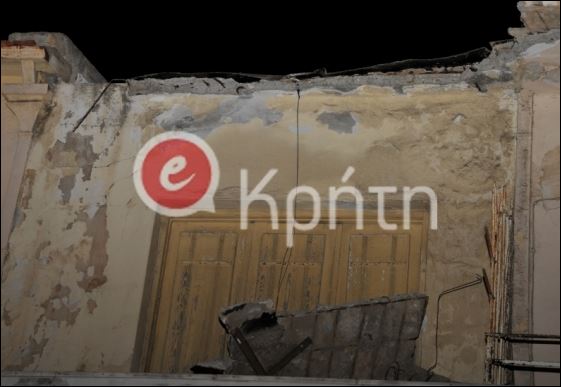 Κατέρρευσε ταράτσα στο κέντρο του Ηρακλείου – ΦΩΤΟ