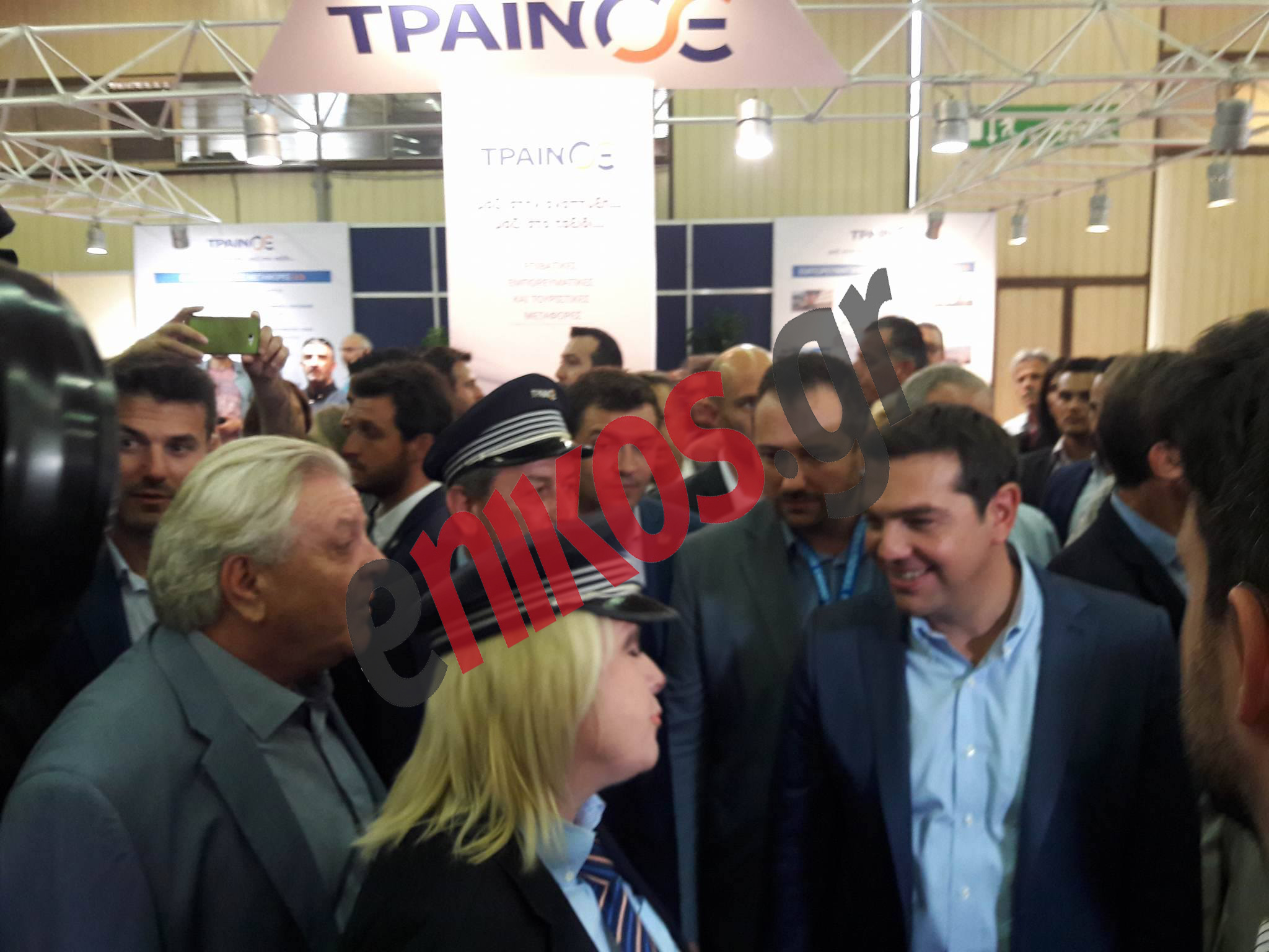 Ο Πρωθυπουργός στο περίπτερο της ΤΡΑΙΝΟΣΕ στη ΔΕΘ – ΦΩΤΟ