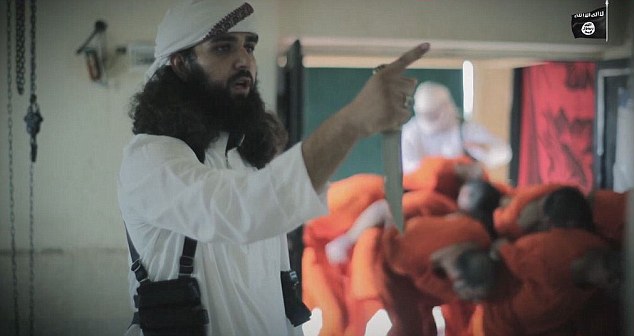Νέα θηριωδία του ISIS – Κρεμούν αιχμαλώτους και τους εκτελούν – ΒΙΝΤΕΟ