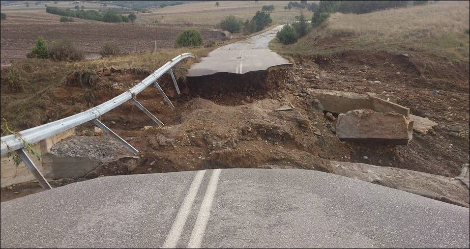Σοβαρές καταστροφές στο οδικό δίκτυο των Γρεβενών – ΦΩΤΟ