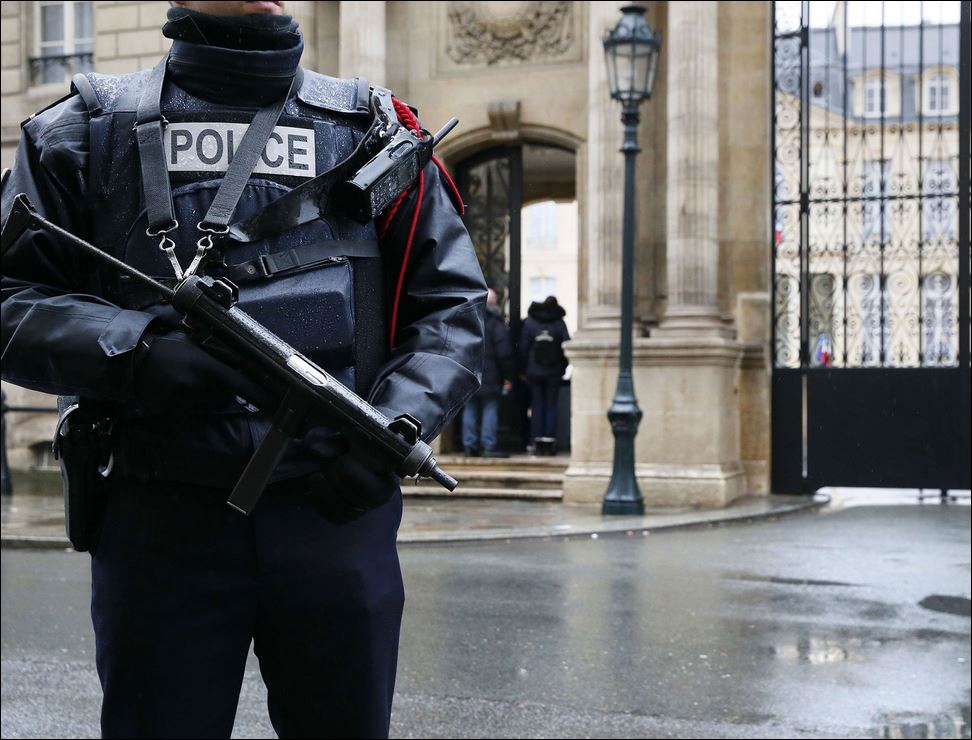 Ένοπλος άνοιξε πυρ σε σούπερ μάρκετ στο Παρίσι – ΤΩΡΑ