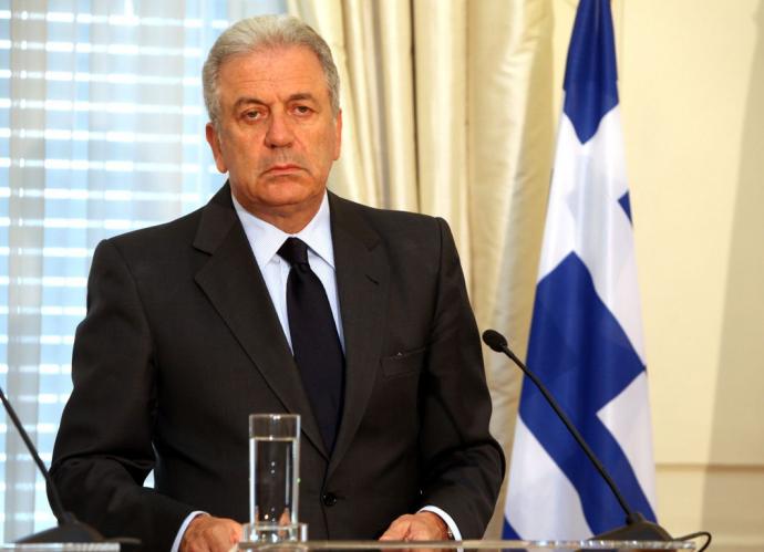 Αβραμόπουλος: Τα κράτη μέλη πρέπει να αναλάβουν την ευθύνη που τους αναλογεί στο προσφυγικό