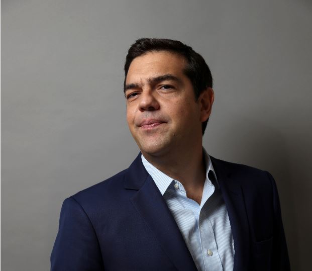 Οι “χαμογελαστές” πόζες του Πρωθυπουργού στο Reuters – ΦΩΤΟ