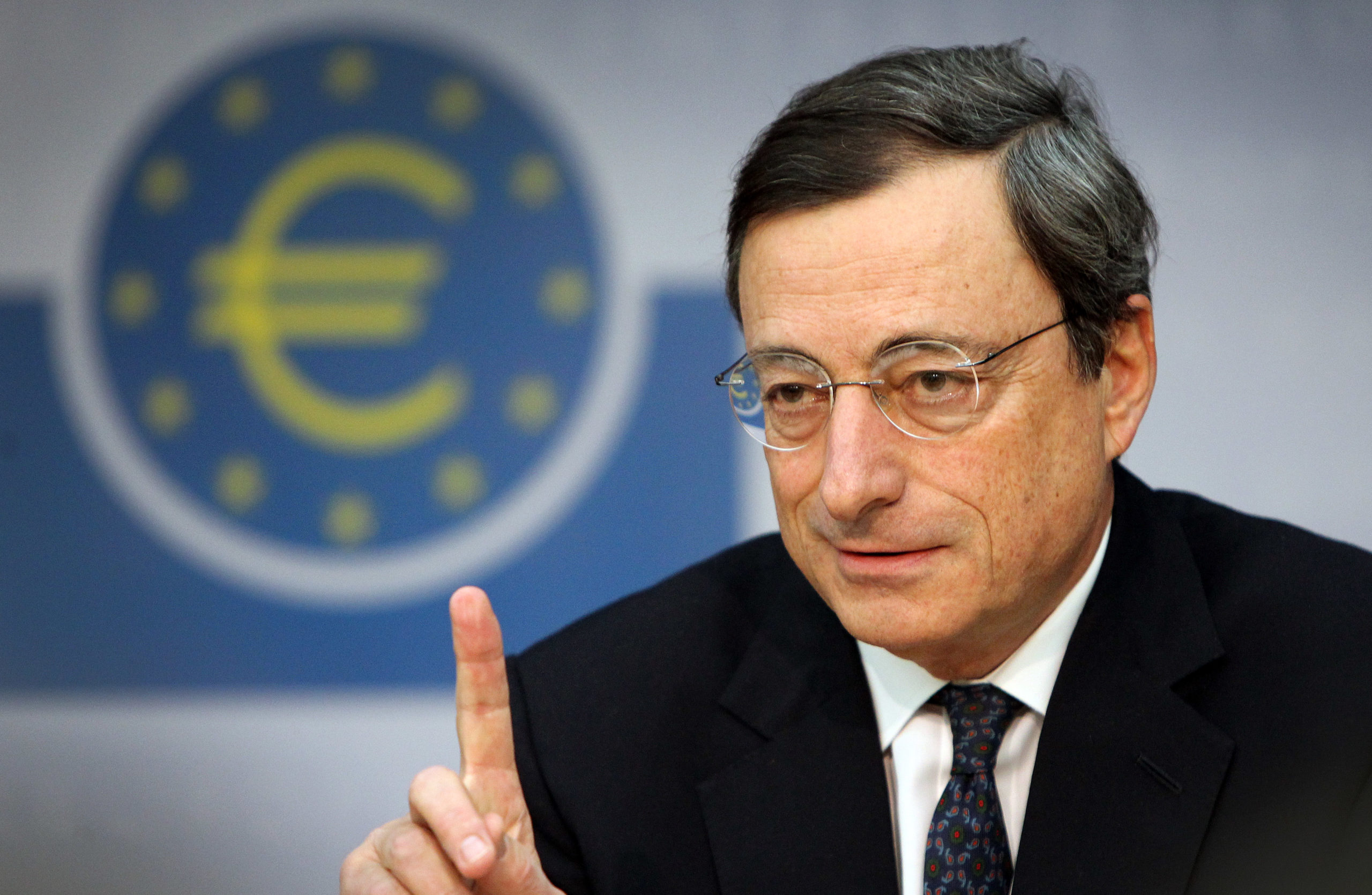 Εξηγήσεις από τον Ντράγκι για την χαλαρή νομισματική πολιτική της ΕΚΤ περιμένουν Γερμανοί βουλευτές