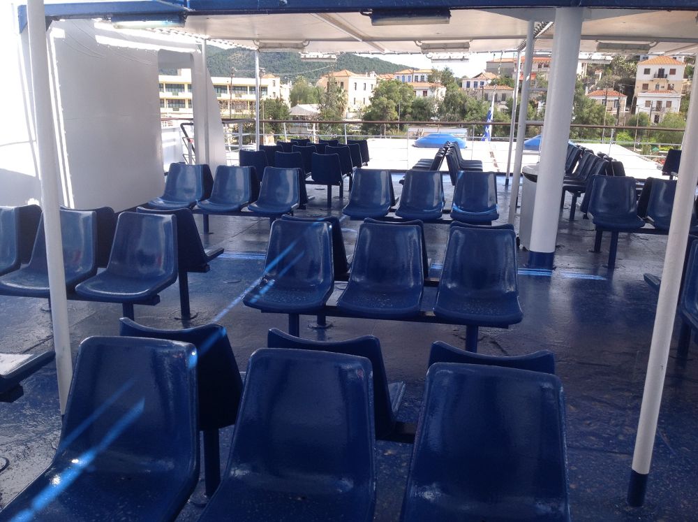 Ο ημίγυμνος επιβάτης που προκάλεσε αναστάτωση στο ταξίδι από τη Χίο στον Πειραιά