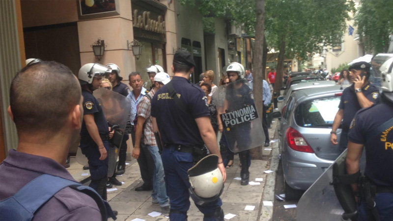 Δέκα προσαγωγές από την έφοδο του Ρουβίκωνα – ΦΩΤΟ – ΒΙΝΤΕΟ