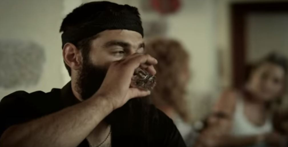 Ο αγρότης που τρέλανε τις γυναίκες σε ρόλο μοντέλου – ΒΙΝΤΕΟ