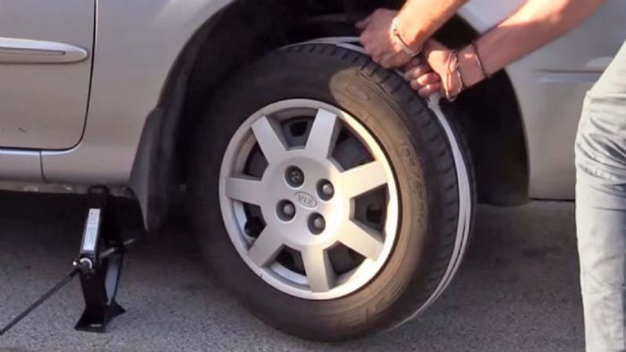 Έχεις ξεμείνει από μπαταρία; Βάλε μπροστά με ένα… σκοινί – ΒΙΝΤΕΟ