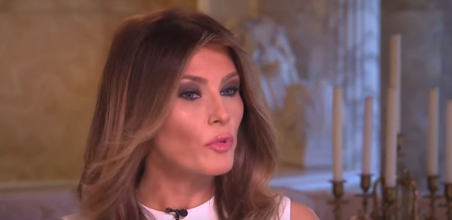 Η Μελάνια Τραμπ «αθωώνει» τον σύζυγό της για τα «αγορίστικα λόγια» – BINTEO