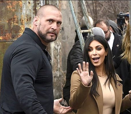 Ο σωματοφύλακας της Κιμ Καρντάσιαν προειδοποιεί τους ληστές: Τα βάλατε με τον λάθος άνθρωπο