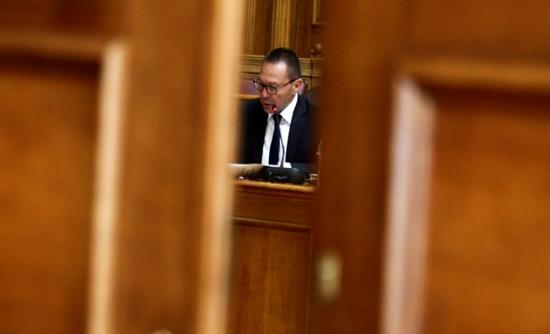 ΑΠΕΥΘΕΙΑΣ ο Γιάννης Στουρνάρας στην εξεταστική για τα δάνεια σε ΜΜΕ και κόμματα