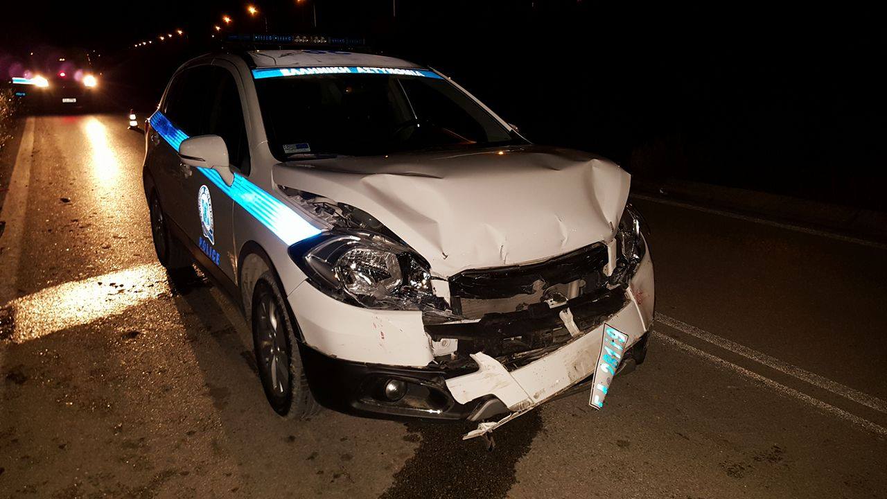 Οδηγός φορτηγού εμβόλισε περιπολικό – Στο νοσοκομείο δύο αστυνομικοί