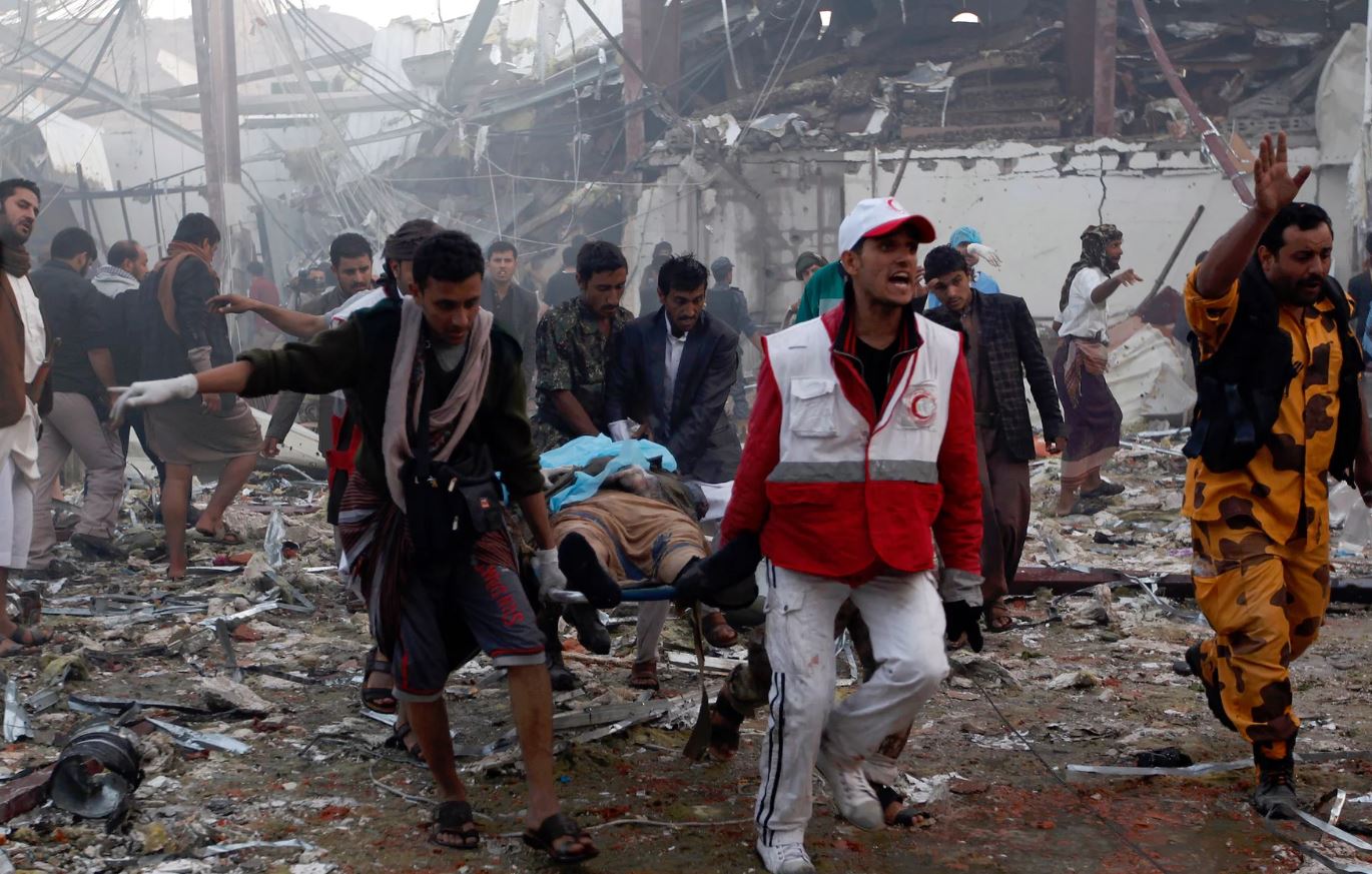 Υεμένη – Τουλάχιστον 140 οι νεκροί από την αεροπορική επιδρομή εναντίον επικήδειας τελετής